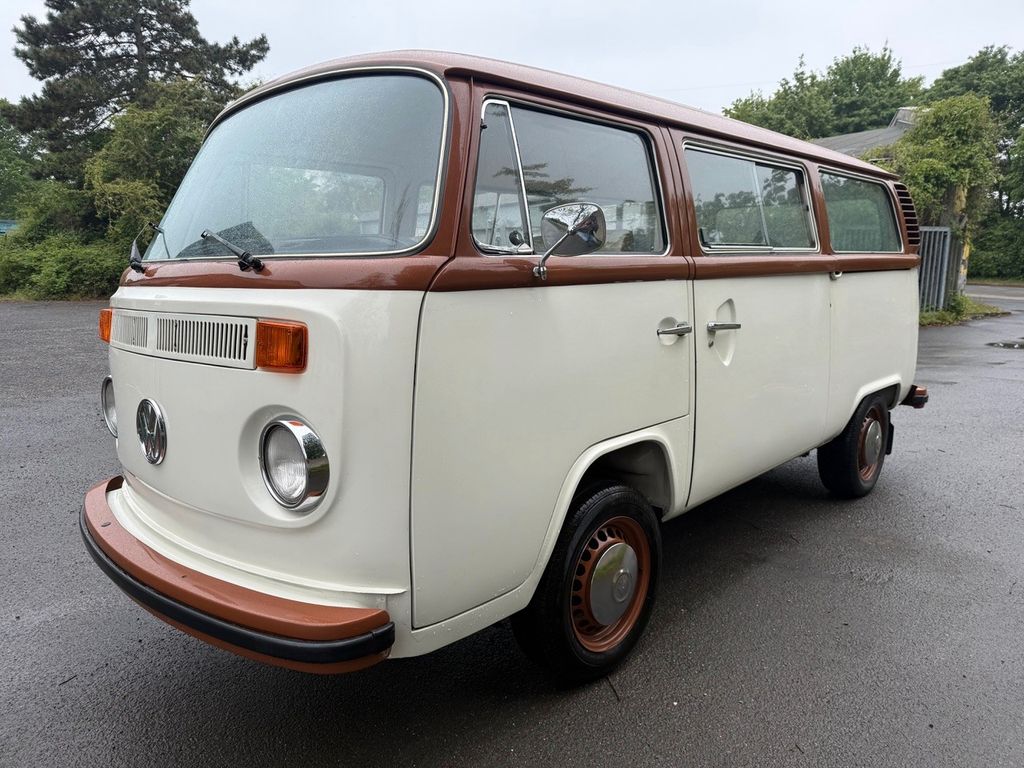Volkswagen VW Bus/Bulli T2 Oldtimer-Baujahr 1979-1600cc