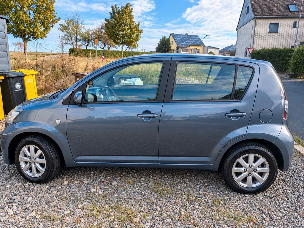 Daihatsu Sirion 1.0 -