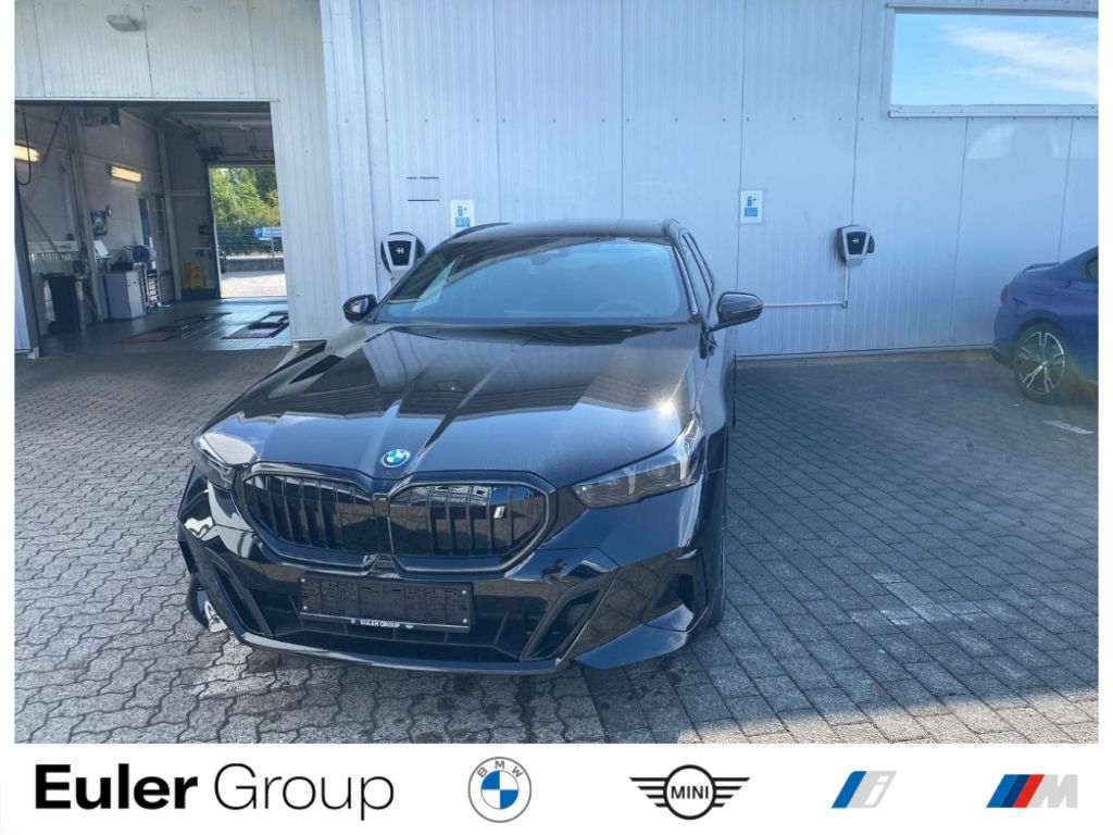 Bild des Angebotes BMW i5 eDrive40 Touring Sportpaket Navi Digitales Co