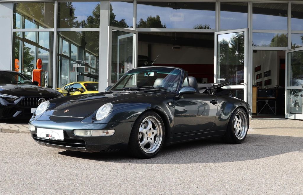 Porsche 911 993 Carrera 4 Schalter / Deutsch
