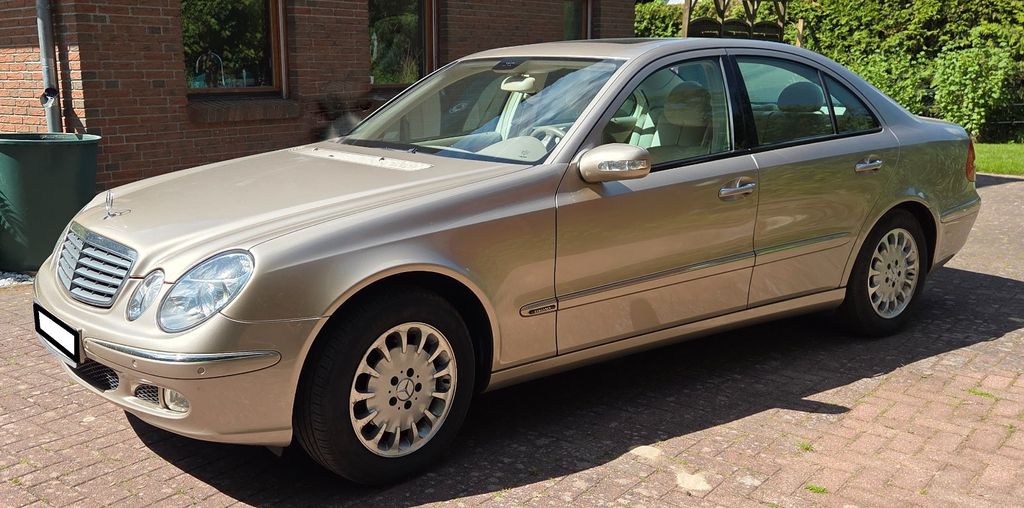 Bild des Angebotes Mercedes-Benz E 240 ELEGANCE 4-Matic