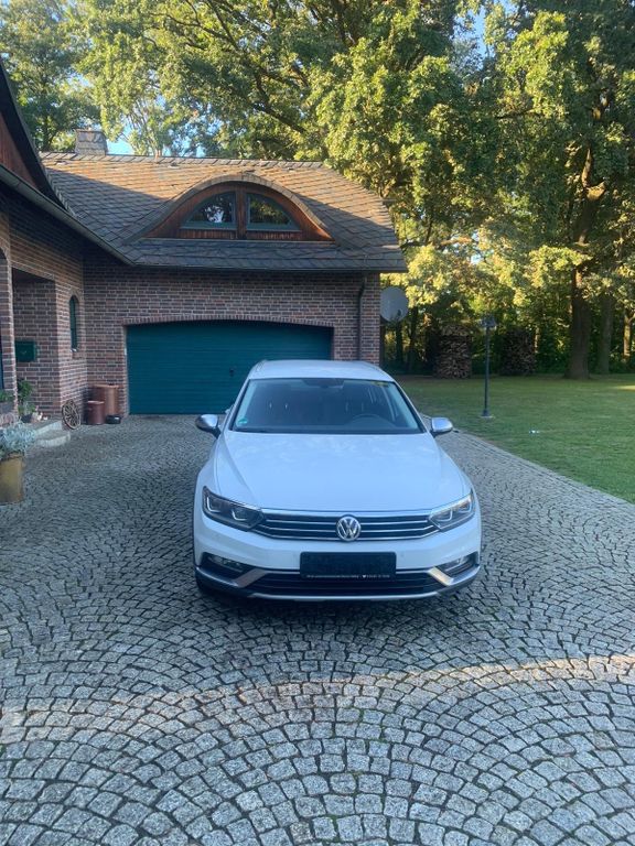 Bild des Angebotes Volkswagen Passat Alltrack 2.0 TDI 140kW DSG BMT 4MOT