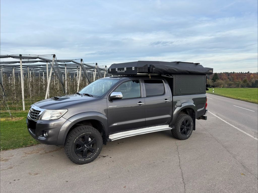 Toyota Hilux mit Alucab Canopy Camper