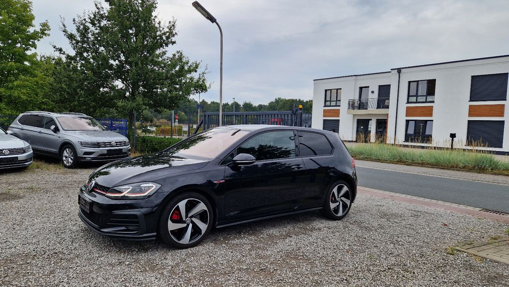 Volkswagen Golf VII GTI Performance -LEDER*LED*NAVI*67KM-
