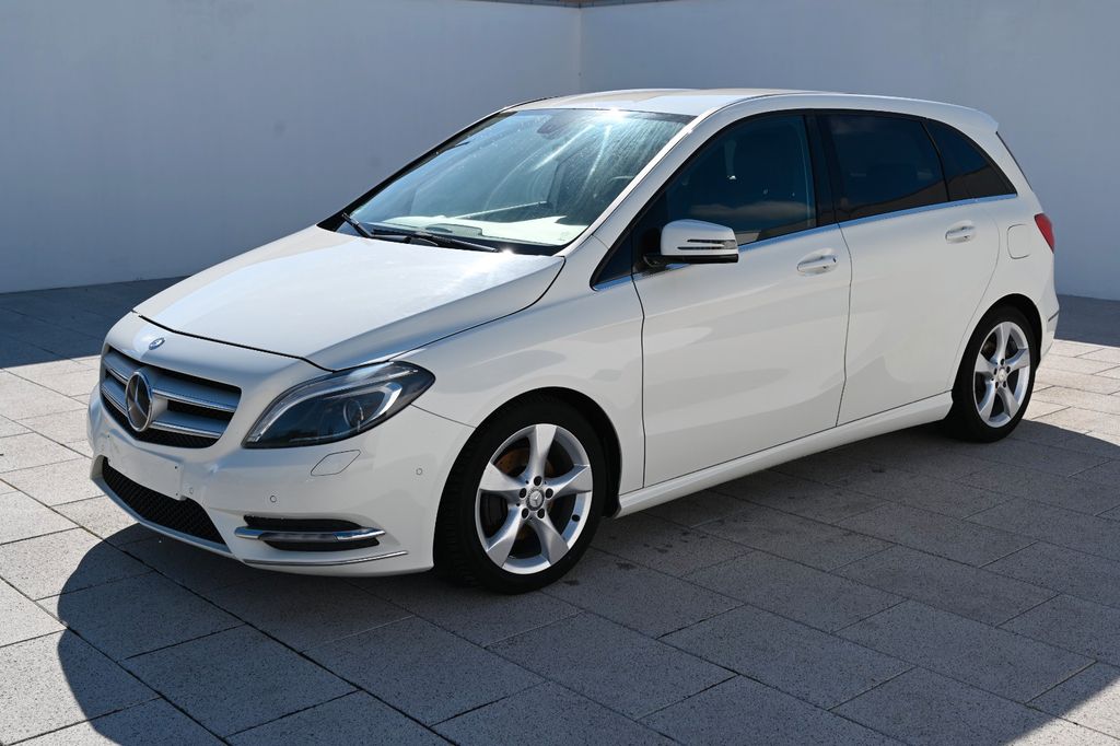 Bild des Angebotes Mercedes-Benz B 180 1.6 90KW Edition 1/2013