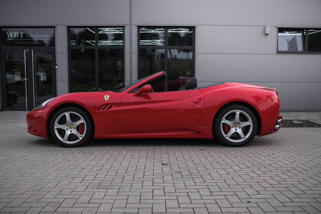 Bild des Angebotes Ferrari California-Scheckheft gepflegt-2.Hand