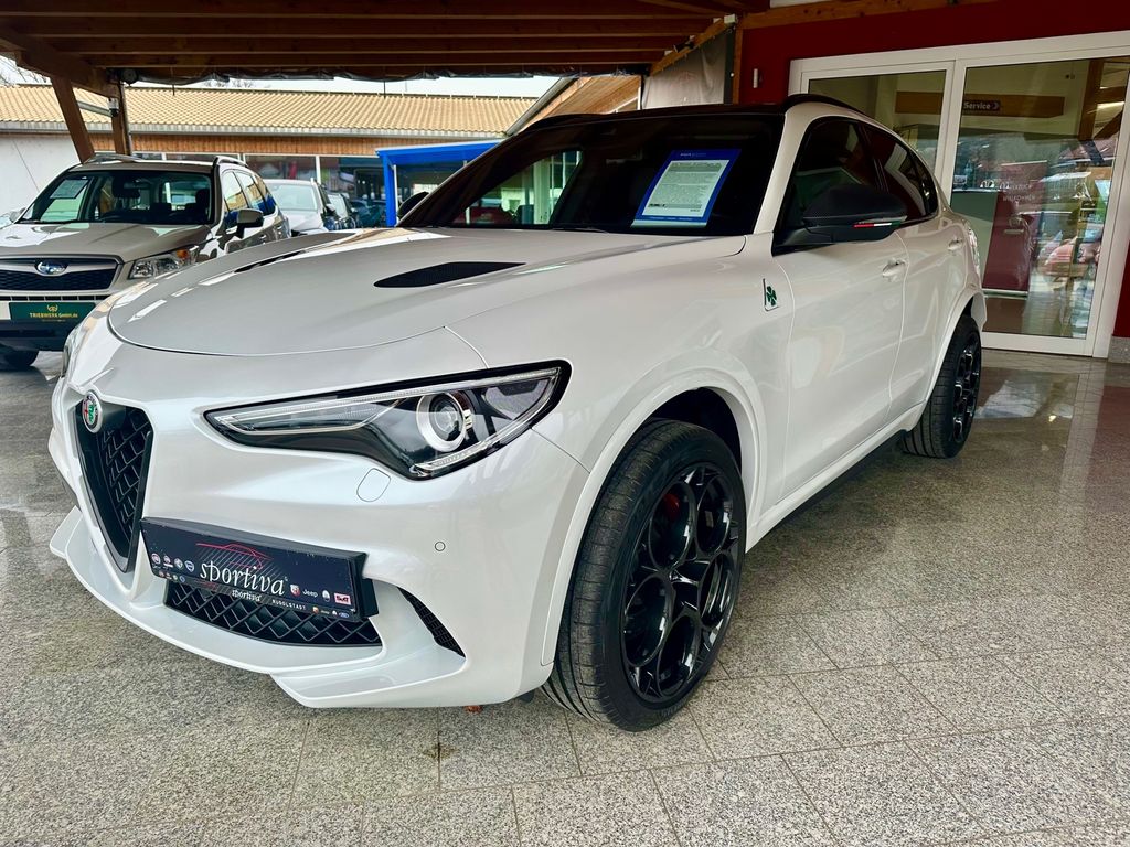Bild des Angebotes Alfa Romeo Stelvio Quadrifoglio Q4 Glasdach 21"MY23 Carbon