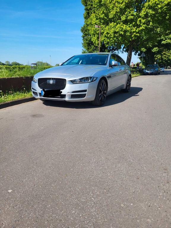 Bild des Angebotes Jaguar XE 25d 240PS AWD Portfolio Automatik Portfolio