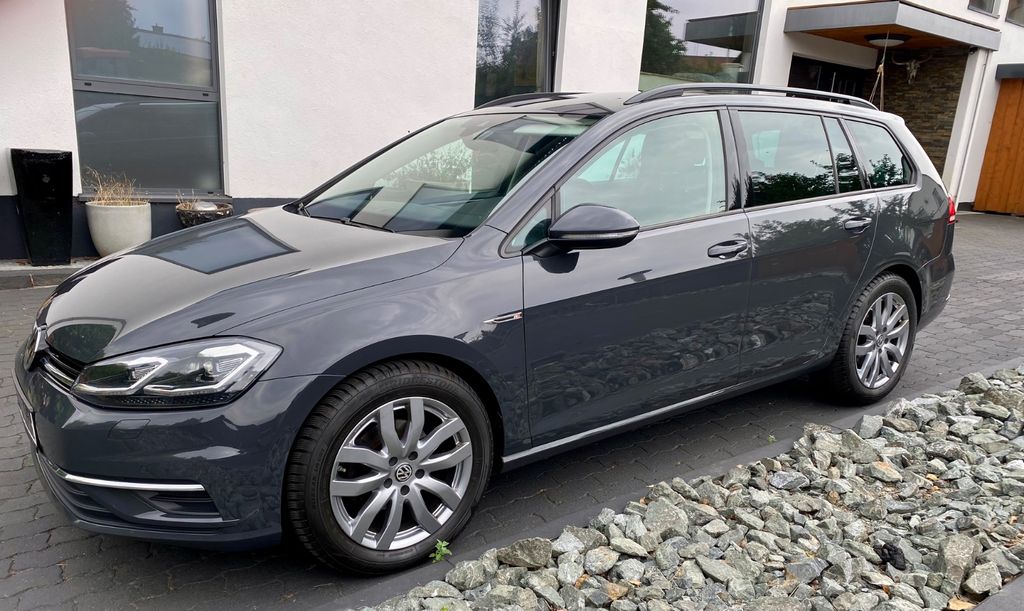 Bild des Angebotes Volkswagen Golf 2.0 TDI  DSG Comfortline LED  ACC Sportline
