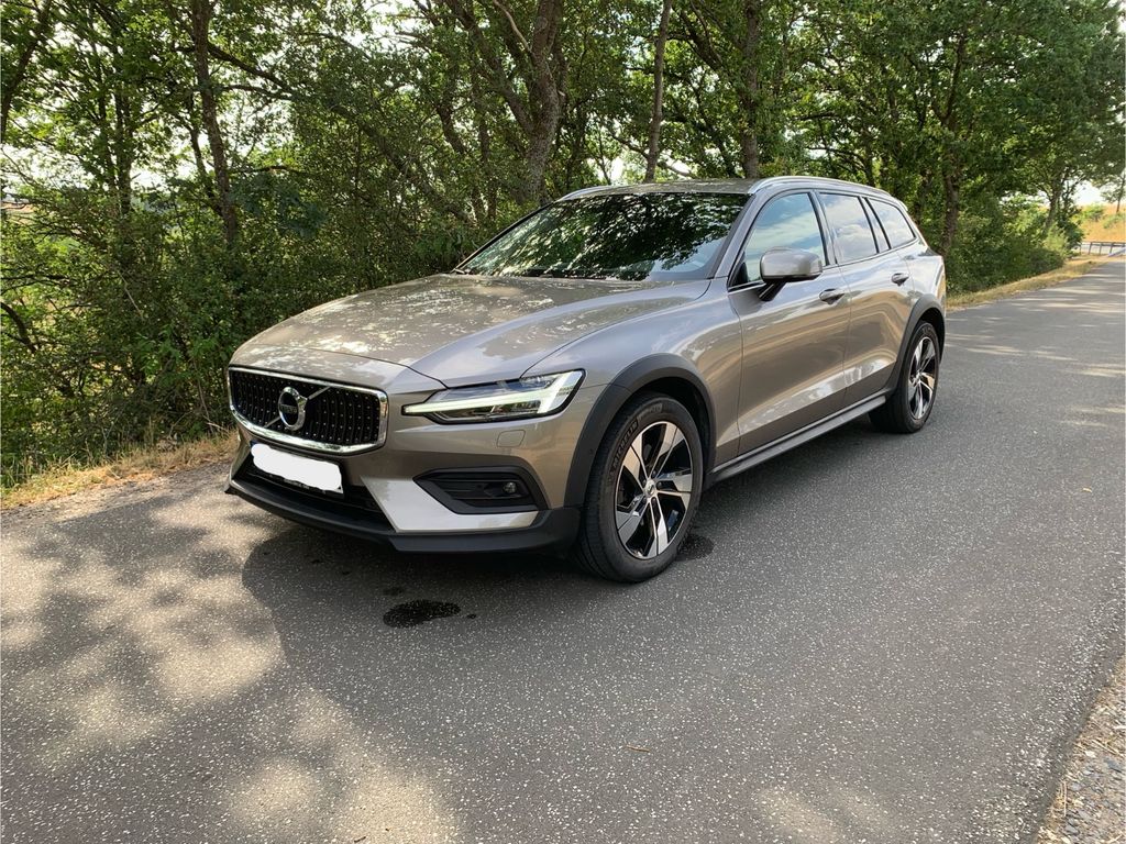 Bild des Angebotes Volvo V60 Cross Country B4 D AWD Geartronic Pro Pro