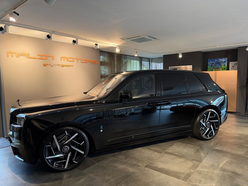Rolls-Royce CULLINAN THEATER/BESPOKE/BLACK BADGE CARBON