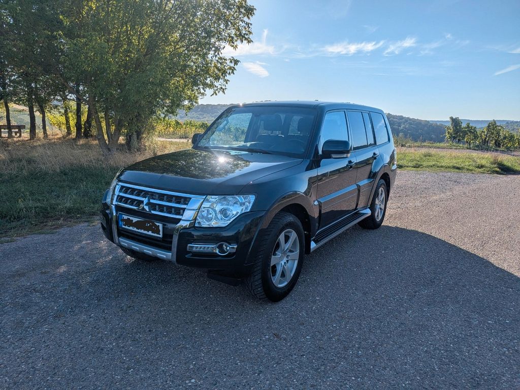 Bild des Angebotes Mitsubishi Pajero 3,2 DI-D 4WD SUV-Star Automatik SUV-Star
