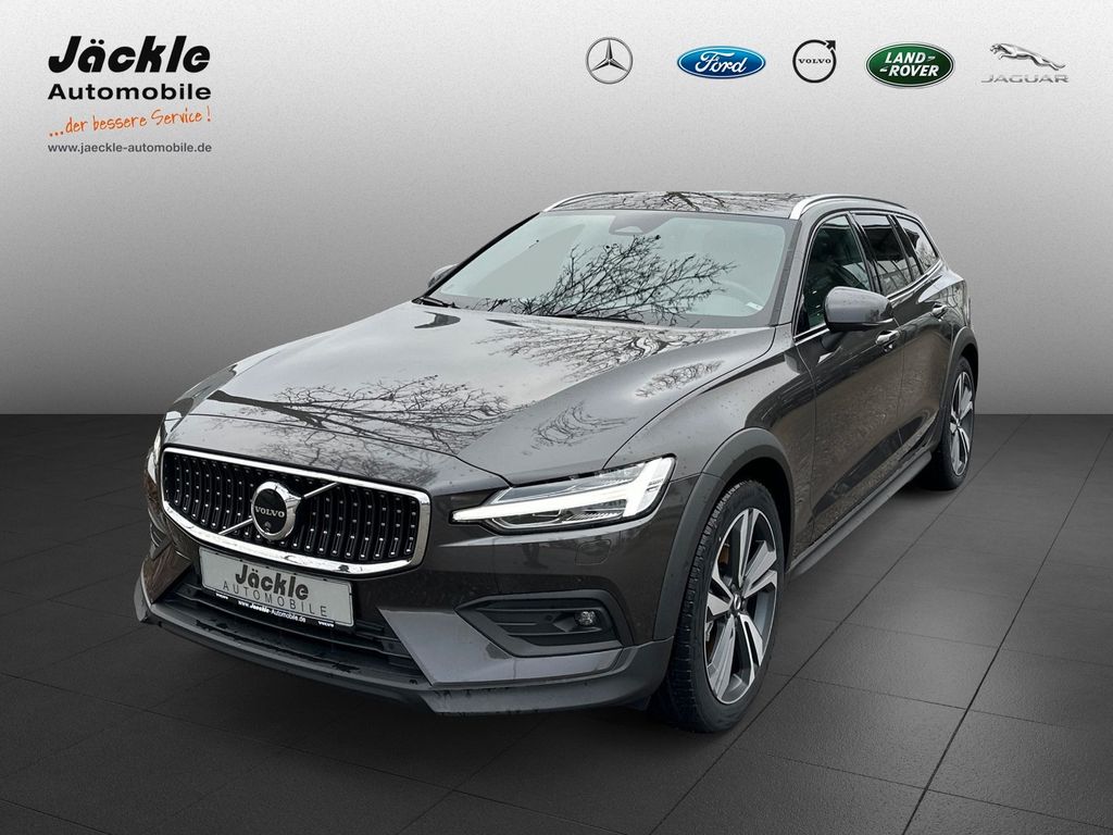 Bild des Angebotes Volvo V60 Cross Country Ultimate AWD B5,  ACC, BLIS