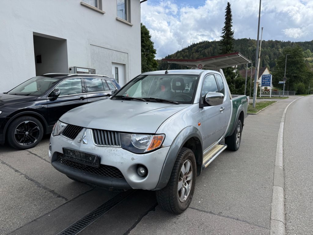 Bild des Angebotes Mitsubishi L200 Intense Club Cab 4WD/ Klima/Euro4/Allrad/