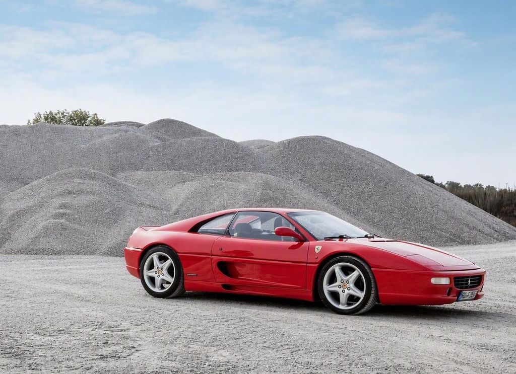 Ferrari F355 Coupé | 6-Gang | Scudetti | Zahnriemen neu
