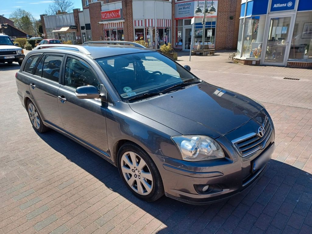 Bild des Angebotes Toyota Avensis Combi 2.0-l-D-4D