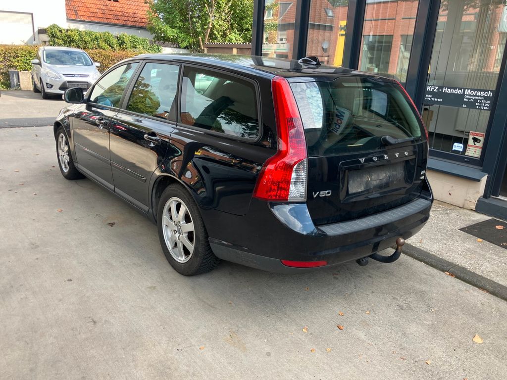 Bild des Angebotes Volvo V50 Kombi 1.6D