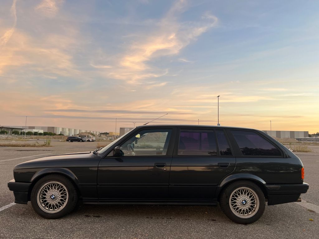 BMW E30 318i Touring