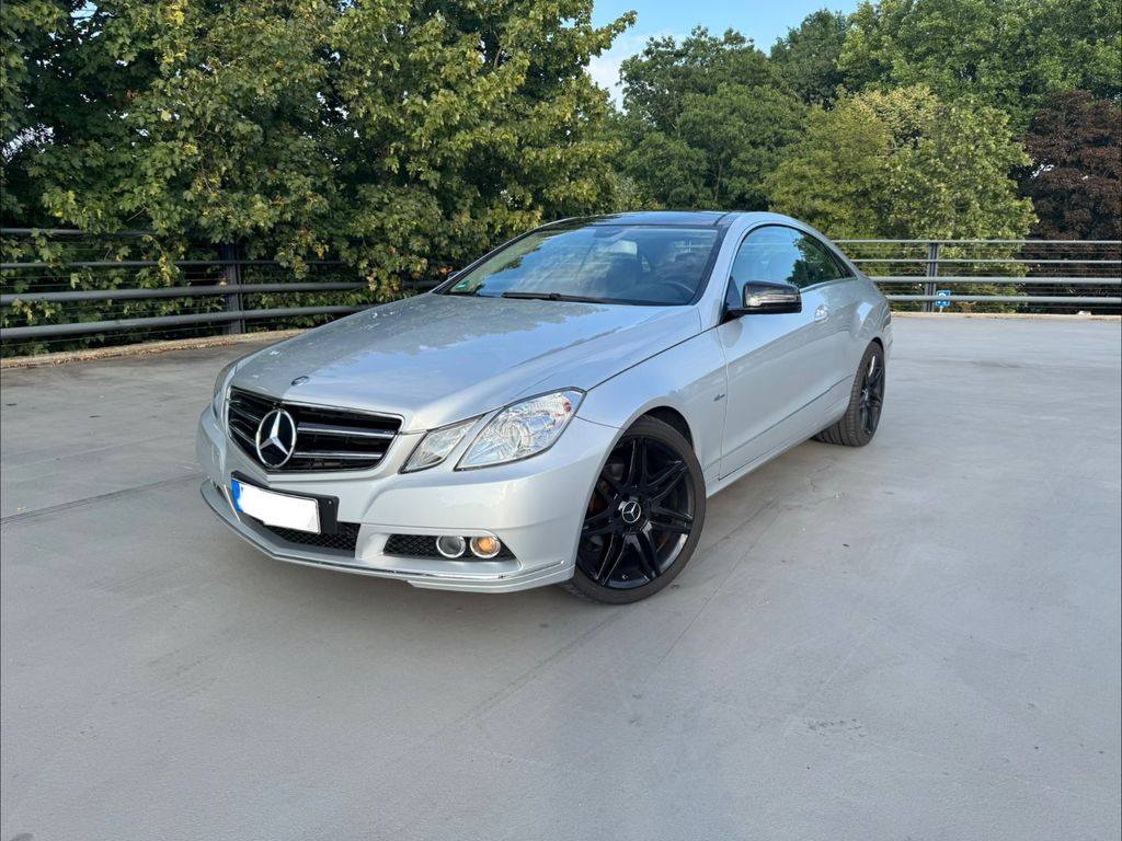 Bild des Angebotes Mercedes-Benz enz E-Klasse Coupe E250, Autom., Pano., neue Bre