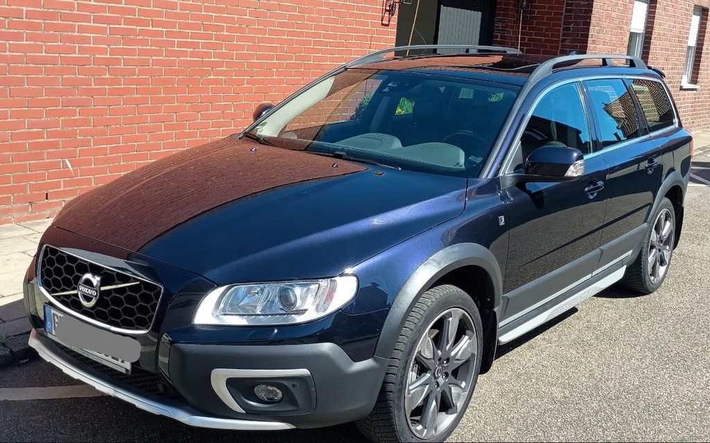 Volvo XC70 FWD