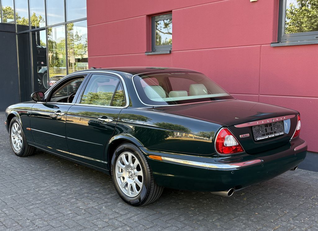 Bild des Angebotes Jaguar XJ6 LIMOUSINE 3.0 V6 EXECUTIVE LEDER NAVI 1-HAND