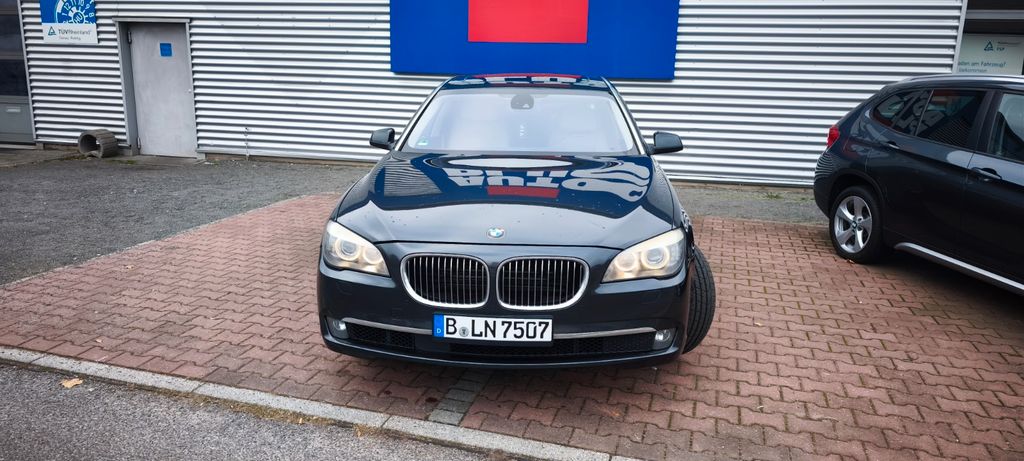 Bild des Angebotes BMW 750Li - VSD Neu! Alle Ketten Neu! TÜV bis 04/27