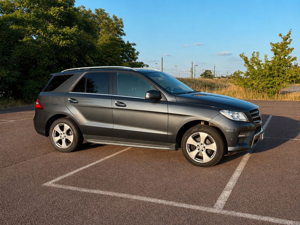 Bild des Angebotes Mercedes-Benz ML 350 4MATIC -wenig km sehr gepflegt