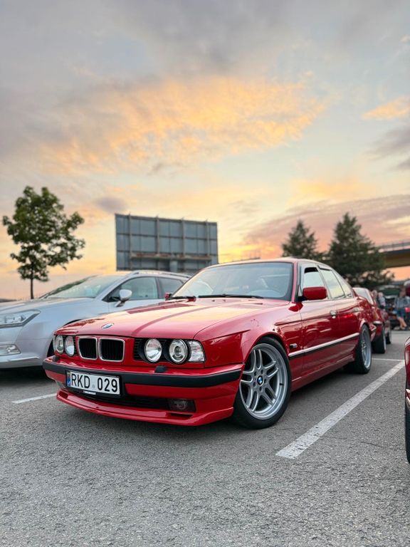BMW 520i A E34 Ma parallel Hell rot rostfrei 1995