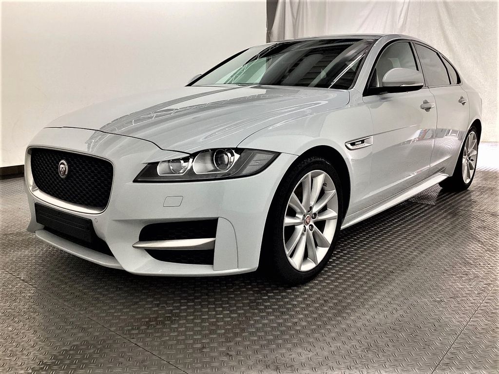 Bild des Angebotes Jaguar XF R-SPORT MERIDIAN SOUND *KAMERA SPURASS NAVI*