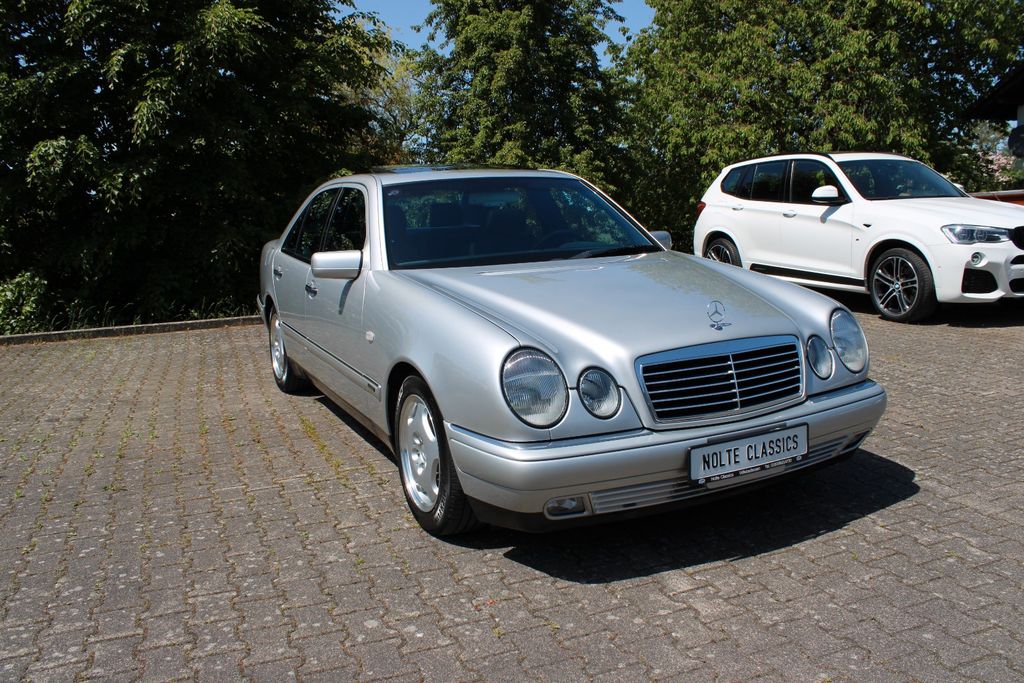 Bild des Angebotes Mercedes-Benz W210 E420 Avantgarde *77tkm *Erstlack *Rostfrei*
