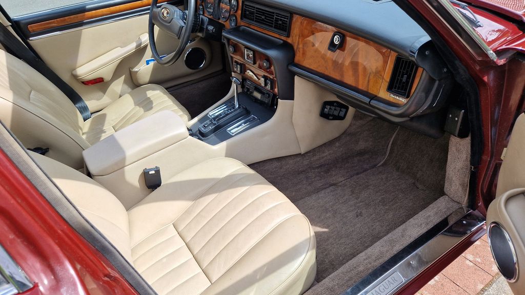 Bild des Angebotes Jaguar XJ6 4.2 Sovereign - Schweizer Erstauslieferung