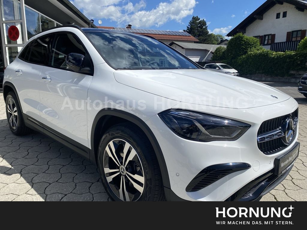 Bild des Angebotes Mercedes-Benz GLA 180 PROGR ADV+ DISTR MBEAM PANO NIGHT KEY-GO