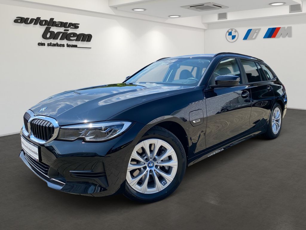 Bild des Angebotes BMW 330e Touring Advantage Head-Up DAB WLAN Shz PDC