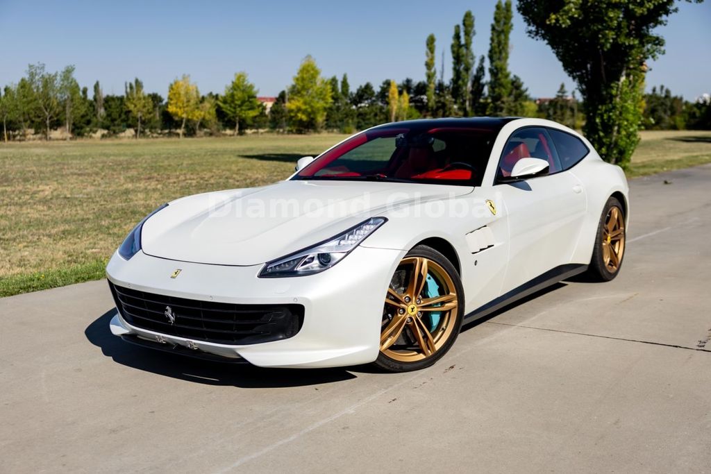 Ferrari GTC4Lusso 6.3 V12 DCT, FULL, JBL, LIFT, CARBON,