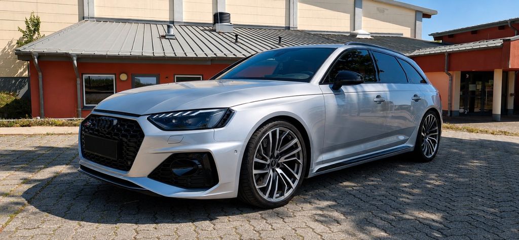 Bild des Angebotes Audi RS4 Avant HUD, PANO, Dynamikpaket, B&O, Garantie