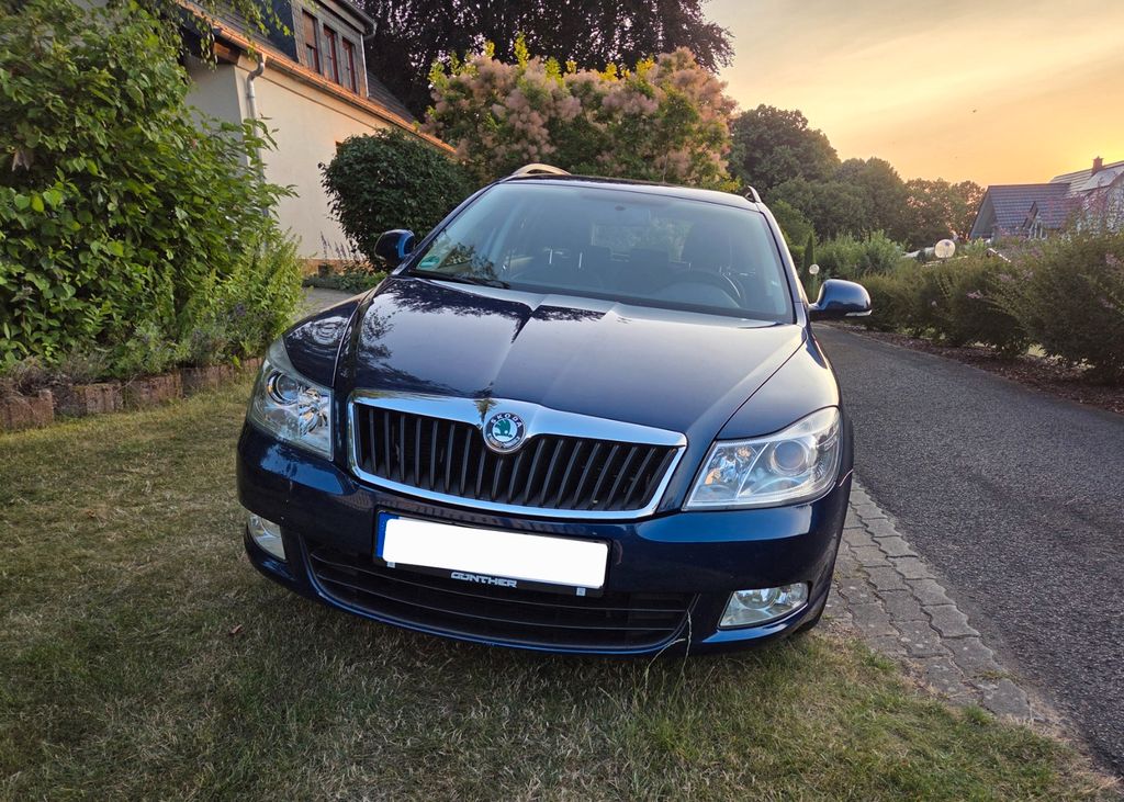 Bild des Angebotes Skoda Octavia Combi 1.4 TSI mitNeuteilen 8fach bereift