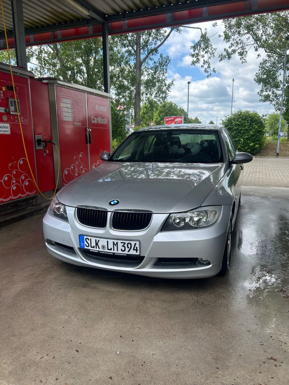 Bild des Angebotes BMW 318i -
