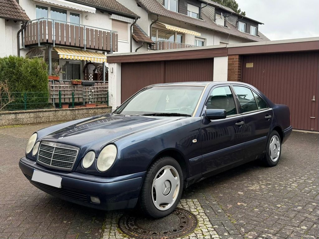 Mercedes-Benz E 320 CLASSIC* Automatik * Limousine