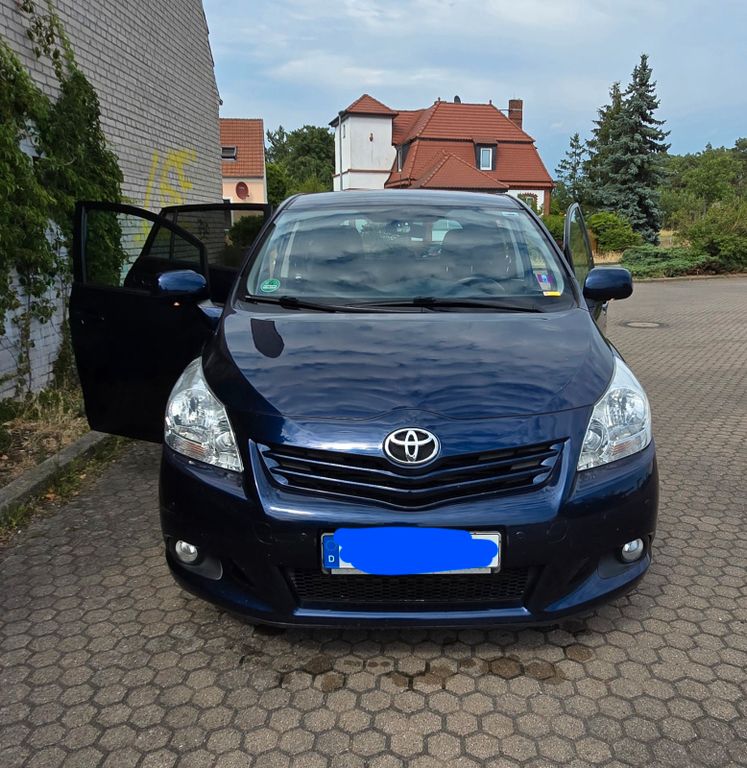 Bild des Angebotes Toyota Verso 2.2l D-CAT Executive Executive