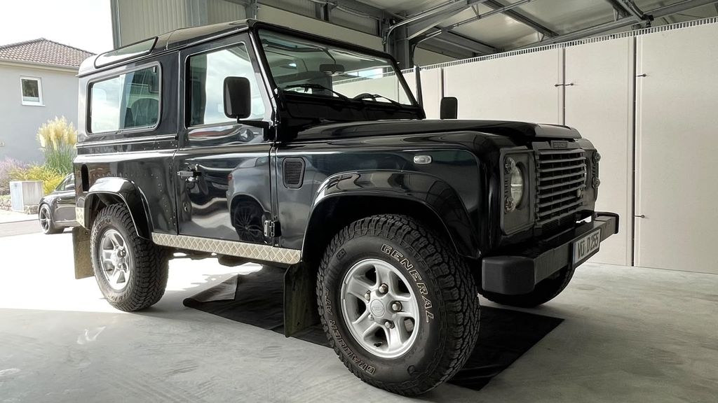 Bild des Angebotes Land Rover Defender 90 Td5 Station Wagon SE SE