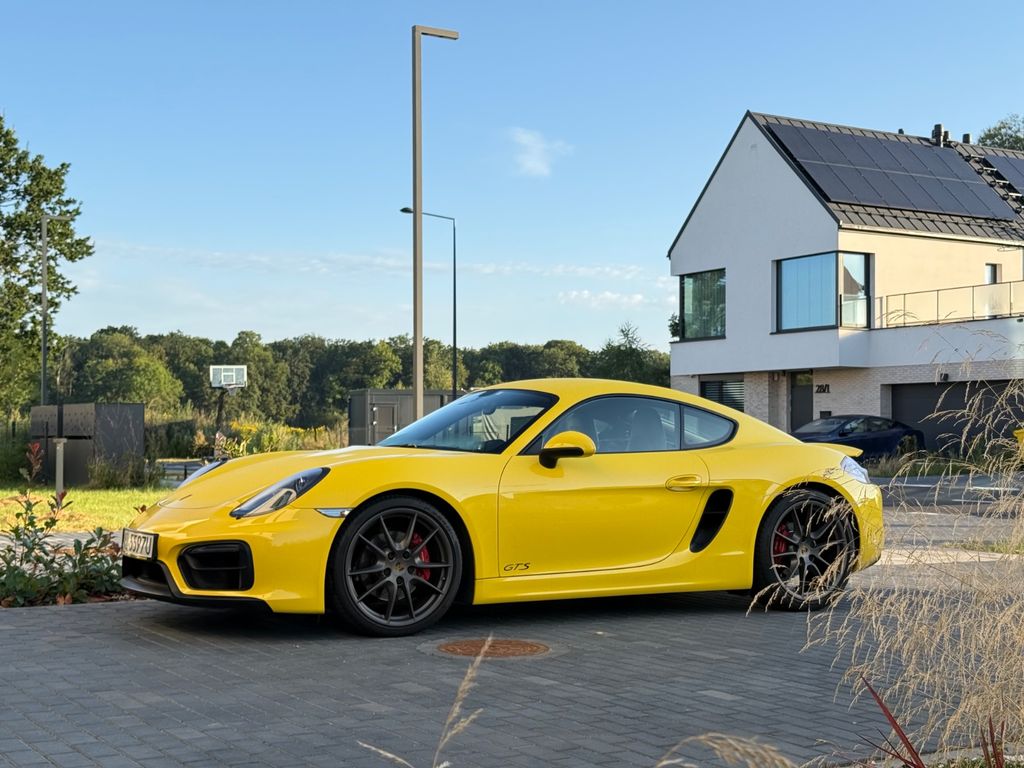 Bild des Angebotes Porsche Cayman GTS Racing yellow Pristine condition