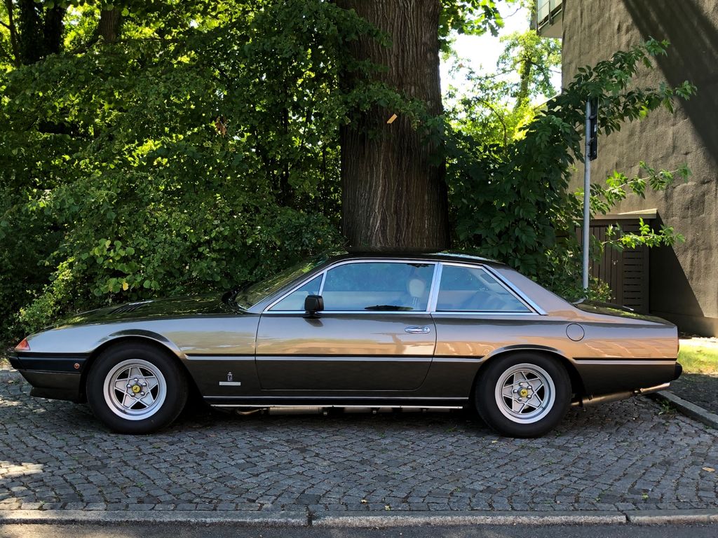Ferrari 400 i