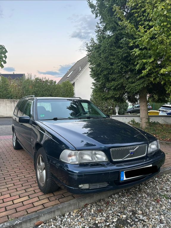 Bild des Angebotes Volvo V70 Automatik, Leder, rostfrei, Youngtimer