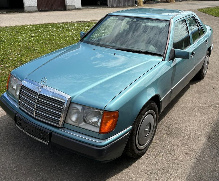 Bild des Angebotes Mercedes-Benz E 230 (W 124)
