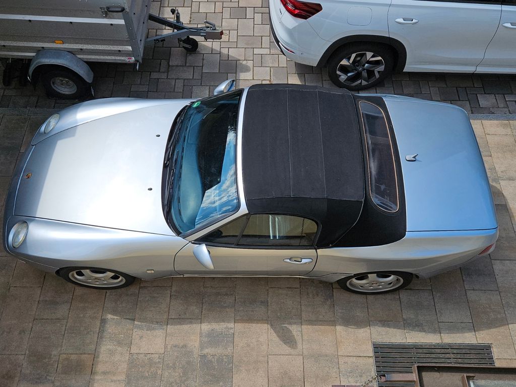 Porsche 968 - -