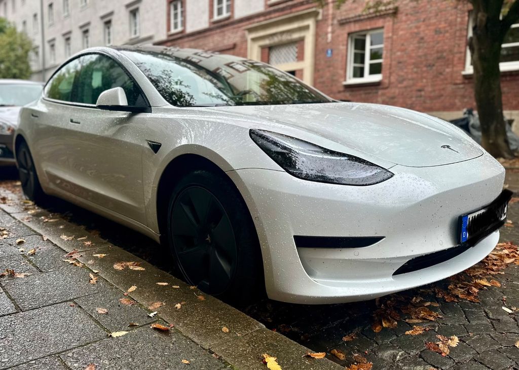 Bild des Angebotes Tesla Model 3 SR -1. Hand -Unfallfrei -ADM RYZEN -AHK