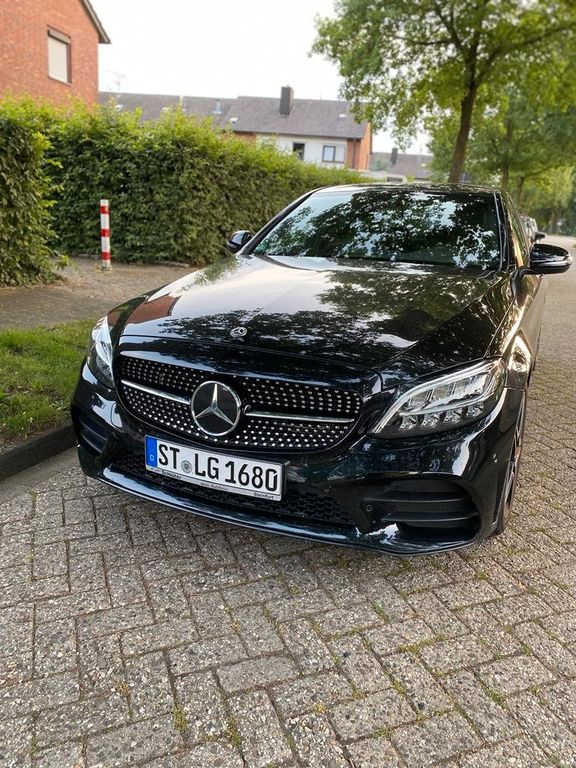 Bild des Angebotes Mercedes-Benz C 200 AMG Line NightPaket 9G  AHK  RFK  LED
