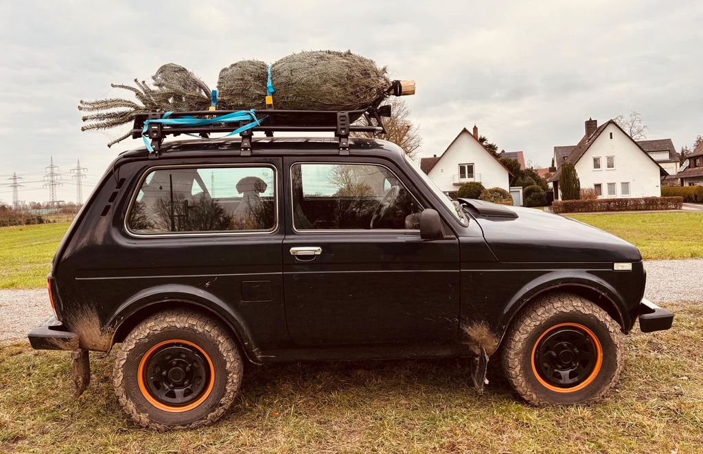 Bild des Angebotes Lada Niva [M2121] 4x4 / "Mike Sanders "  TÜV 05/2028