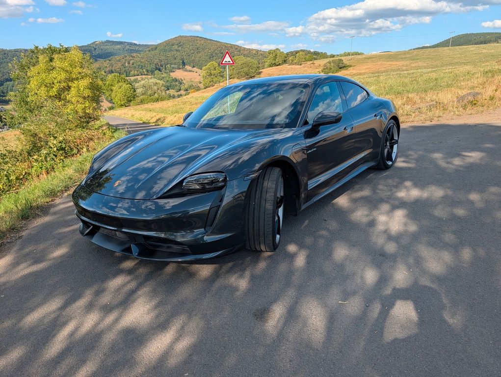 Bild des Angebotes Porsche Taycan Turbo