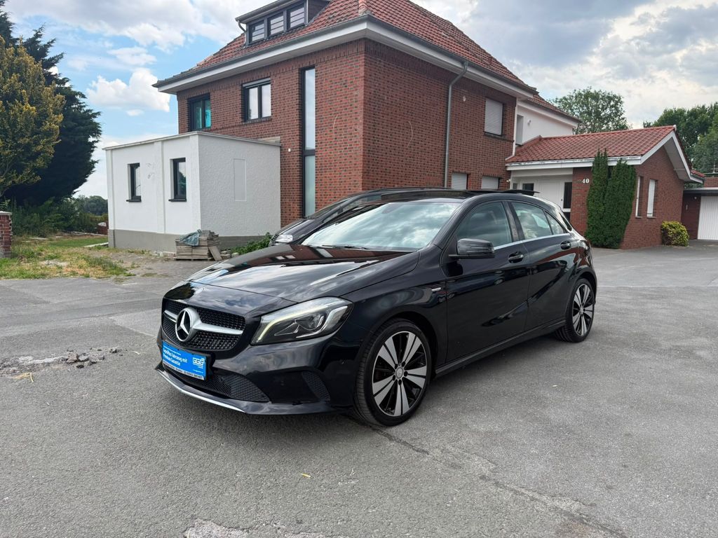 Bild des Angebotes Mercedes-Benz A 180 Activity Edition/LED/Panorama/Leder/Kamera